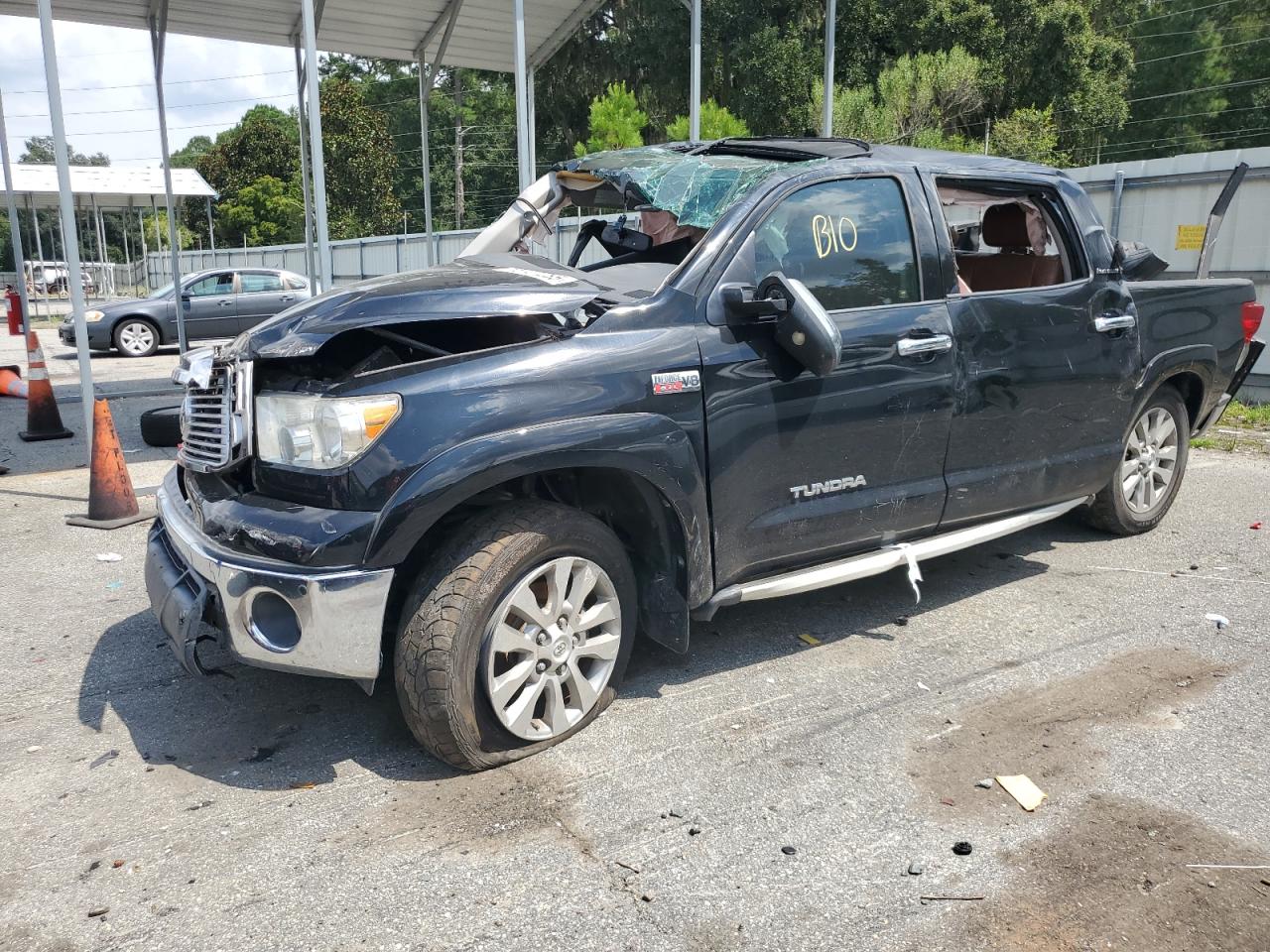 TOYOTA TUNDRA CREWMAX LIMITED 2012