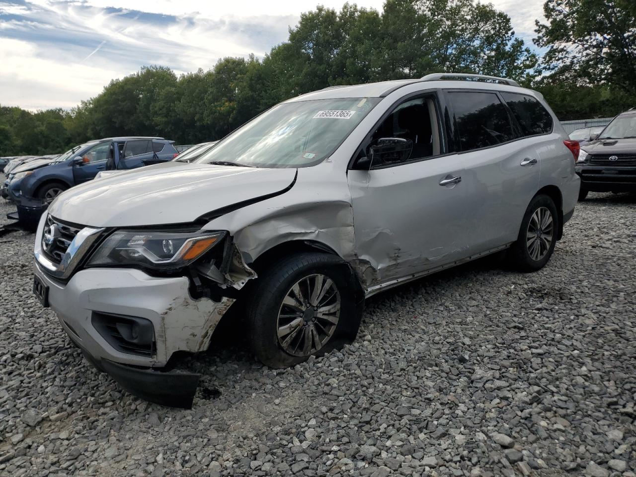 NISSAN PATHFINDER 2019
