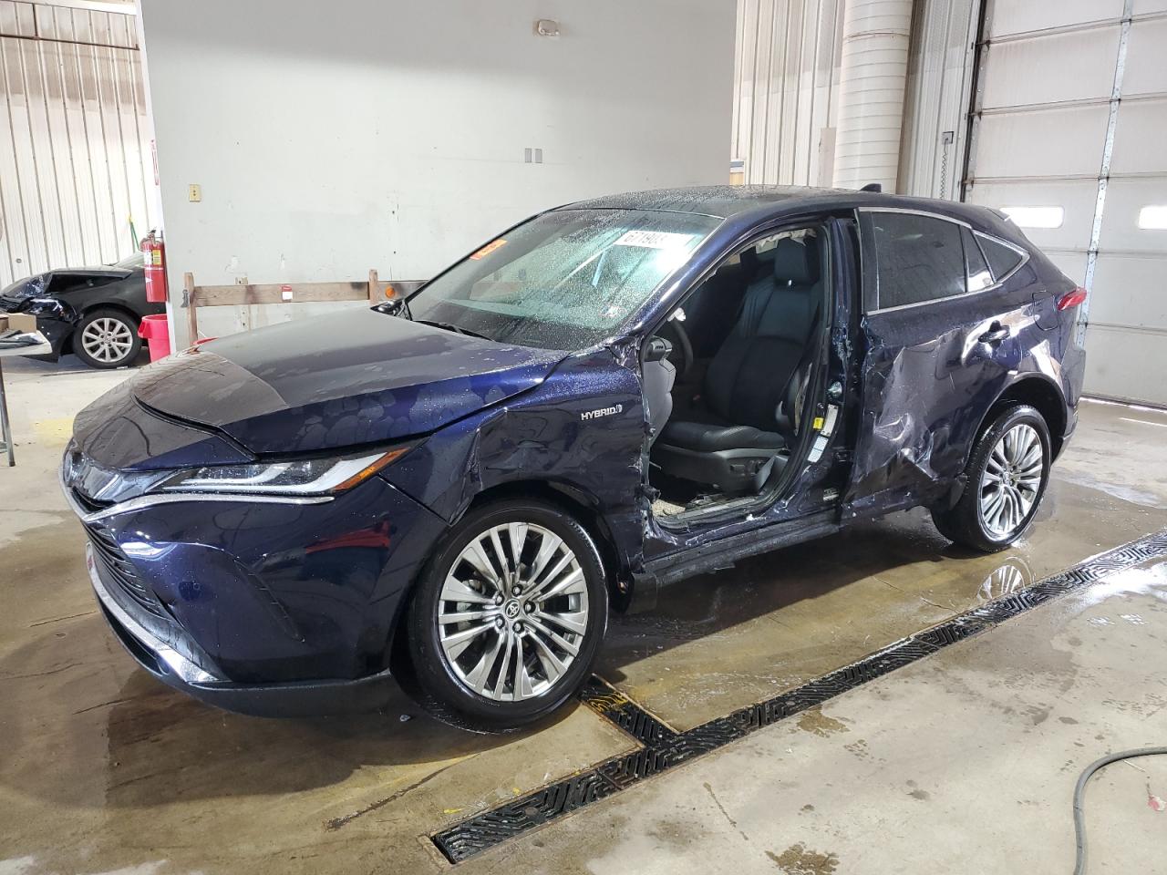 TOYOTA VENZA LE 2021