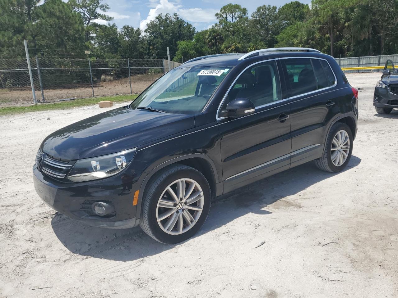 VOLKSWAGEN TIGUAN S 2012