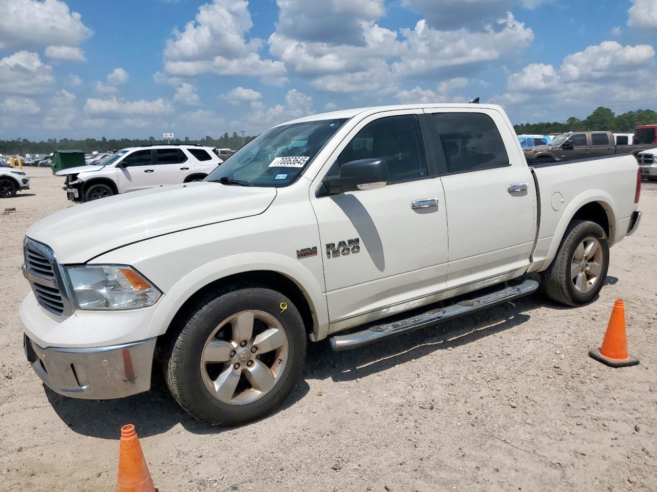 RAM 1500 SLT 2016