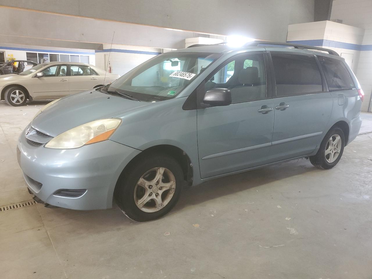TOYOTA SIENNA CE 2006