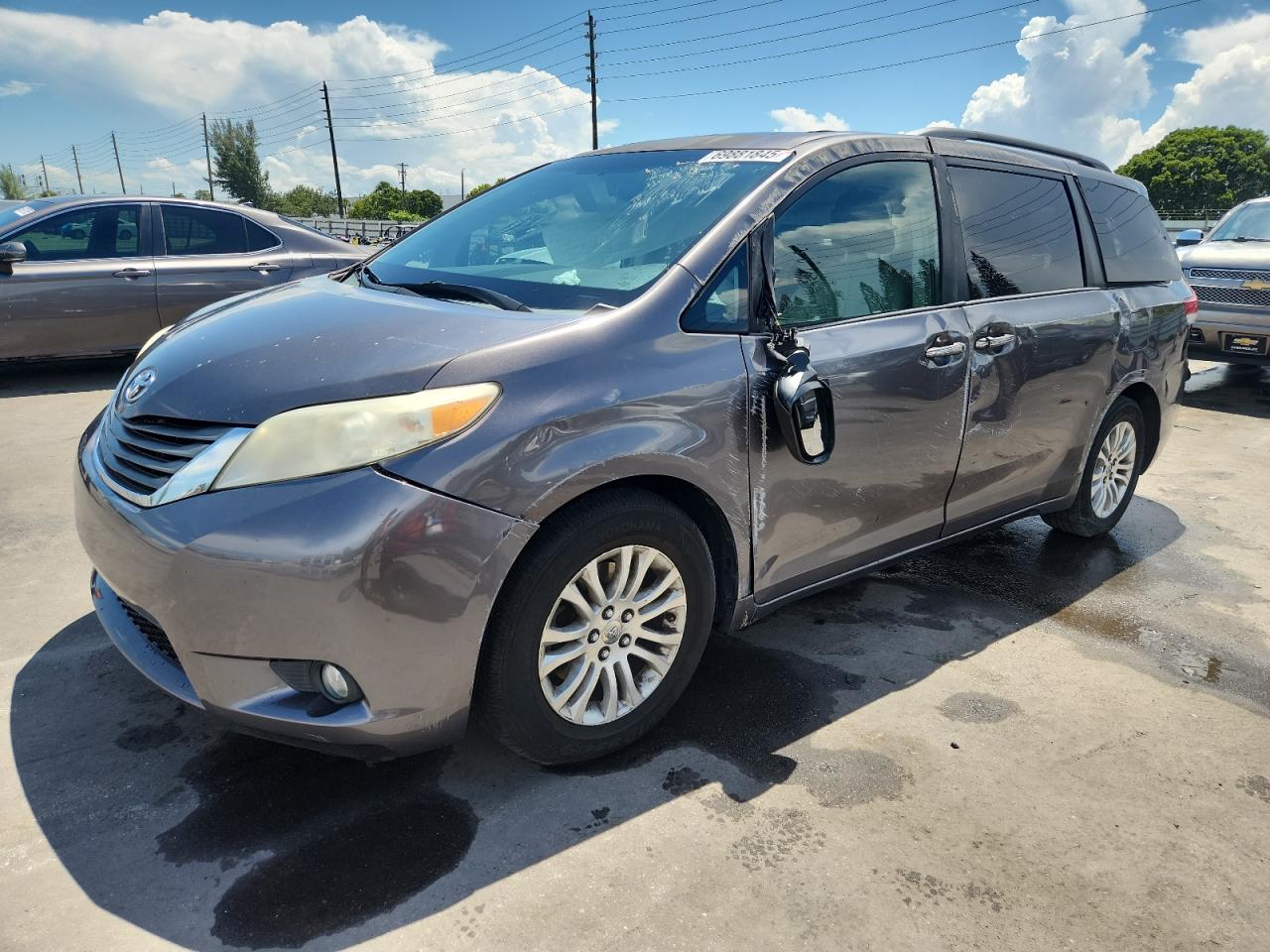 TOYOTA SIENNA XLE 2012