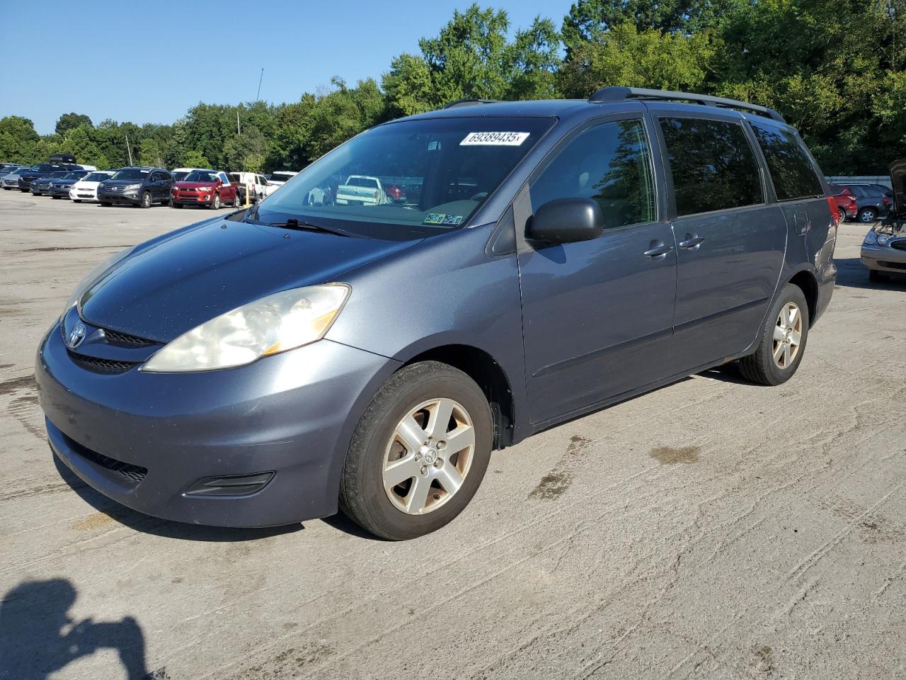 TOYOTA SIENNA CE 2010