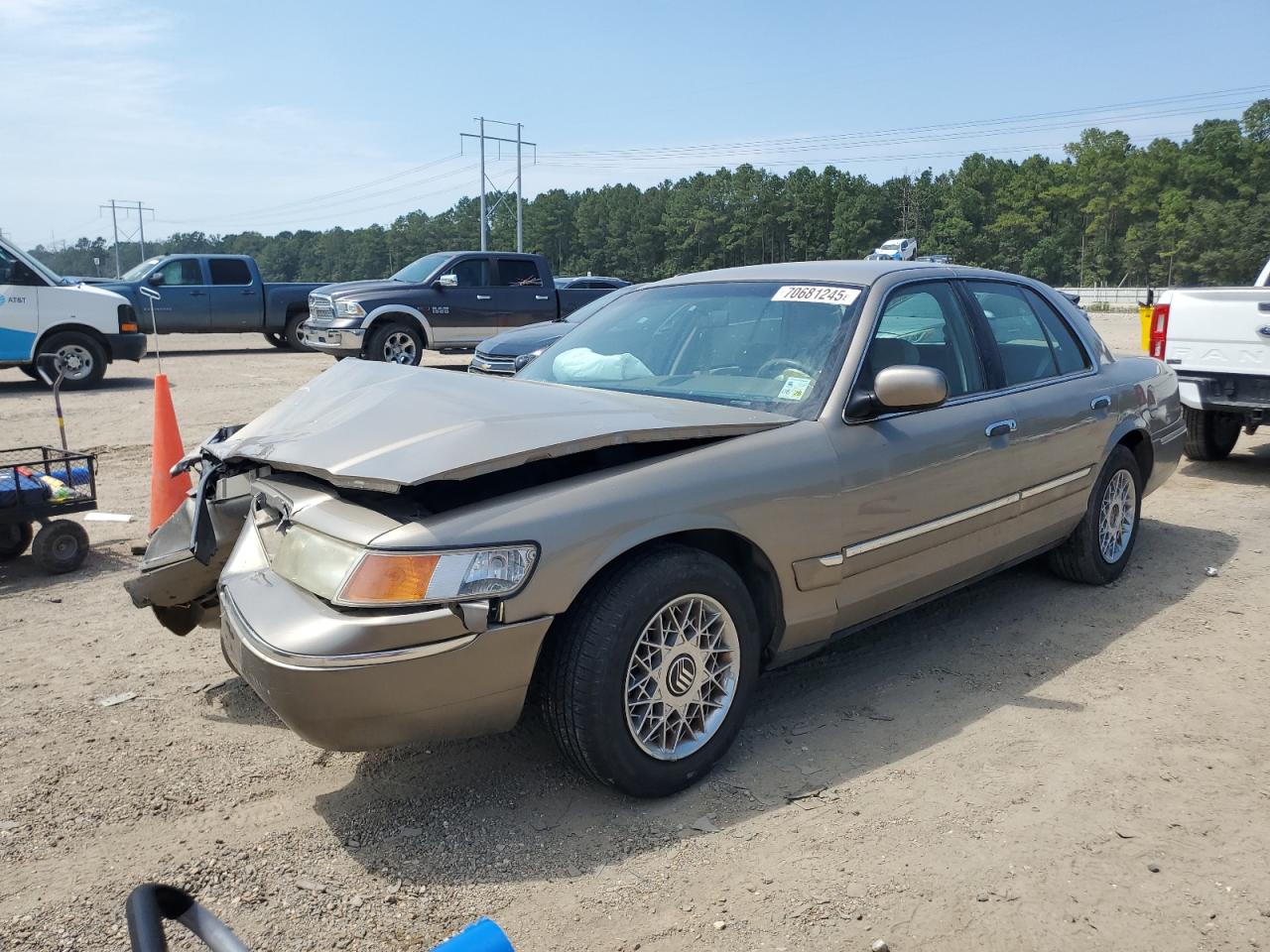 MERCURY GRAND MARQUIS GS 2001