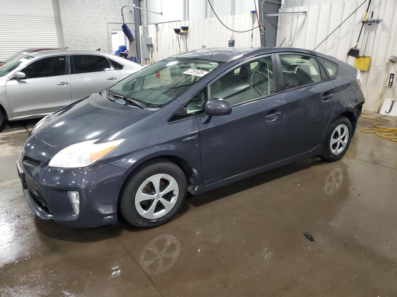 TOYOTA PRIUS 2013