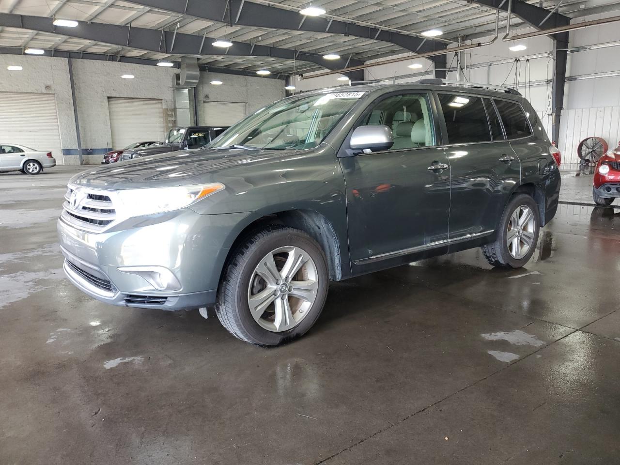 TOYOTA HIGHLANDER 2013