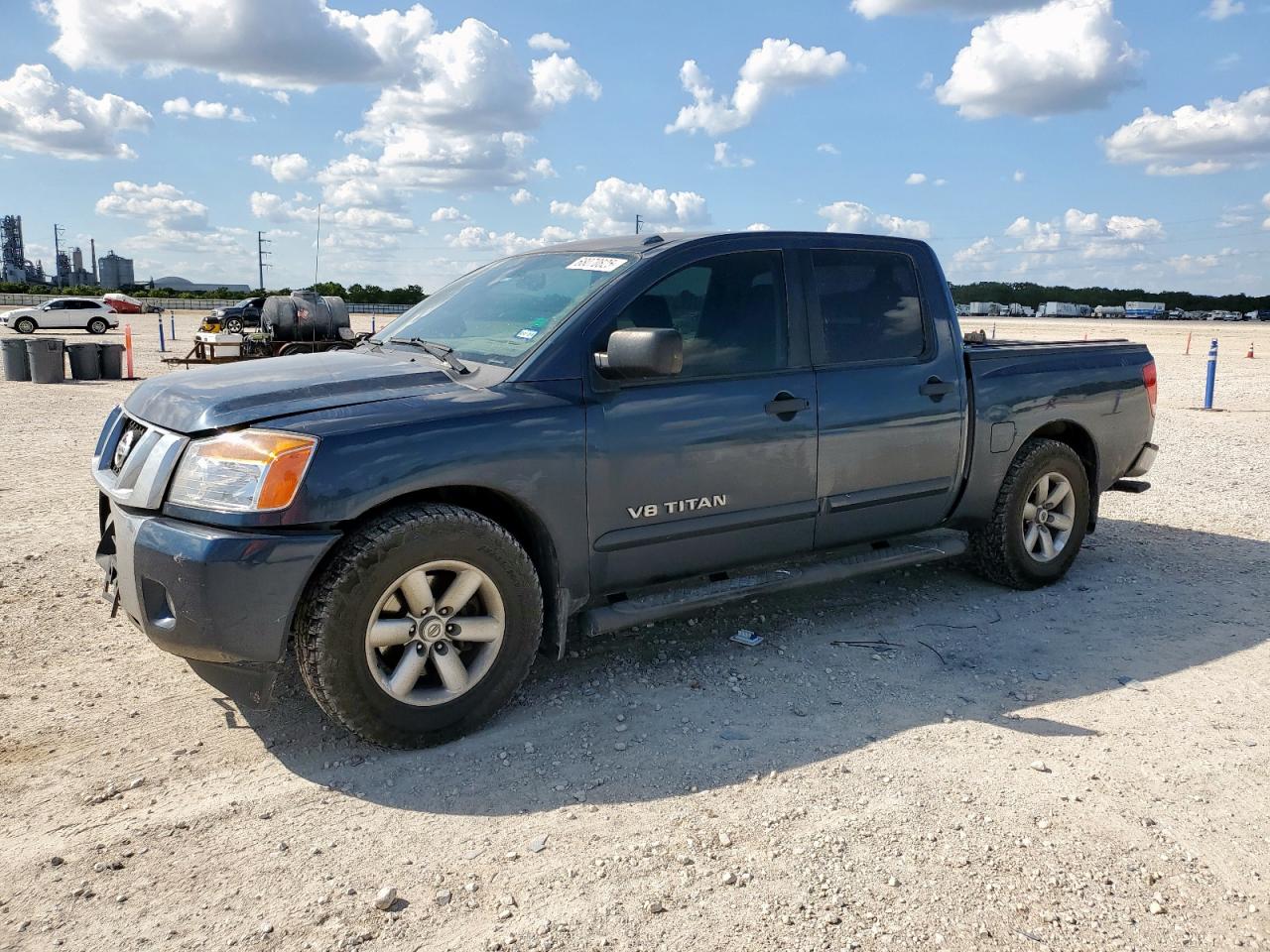 NISSAN TITAN S 2014