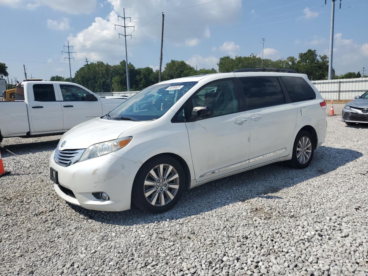 TOYOTA SIENNA XLE 2011