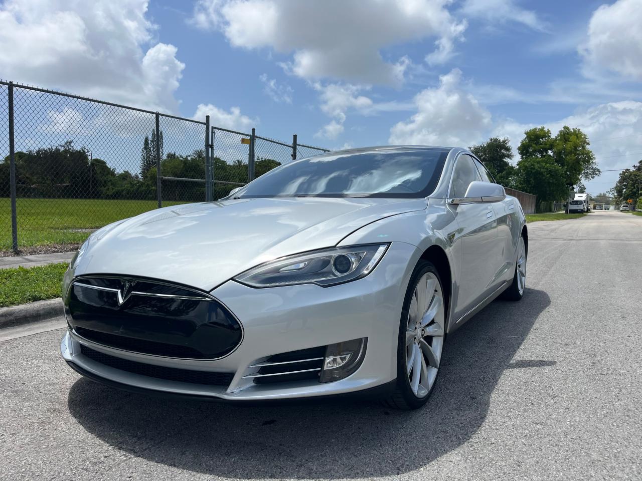 TESLA MODEL S 2012