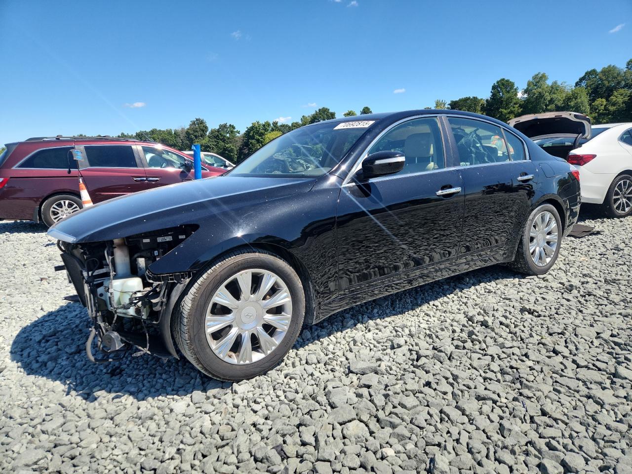 HYUNDAI GENESIS 3. 2011