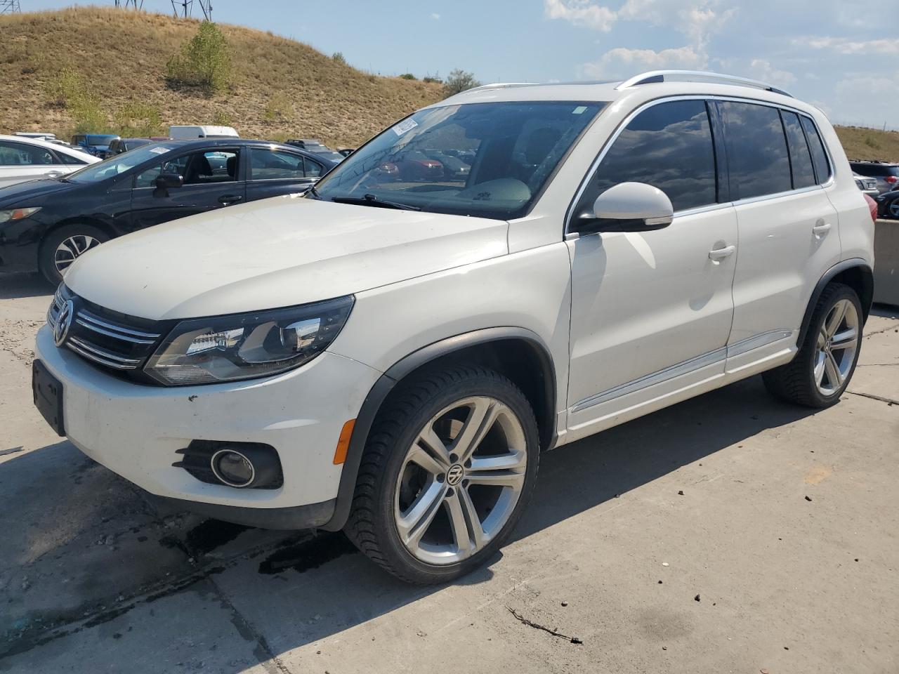 VOLKSWAGEN TIGUAN S 2014