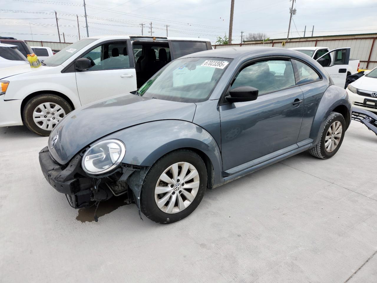 VOLKSWAGEN BEETLE 2013