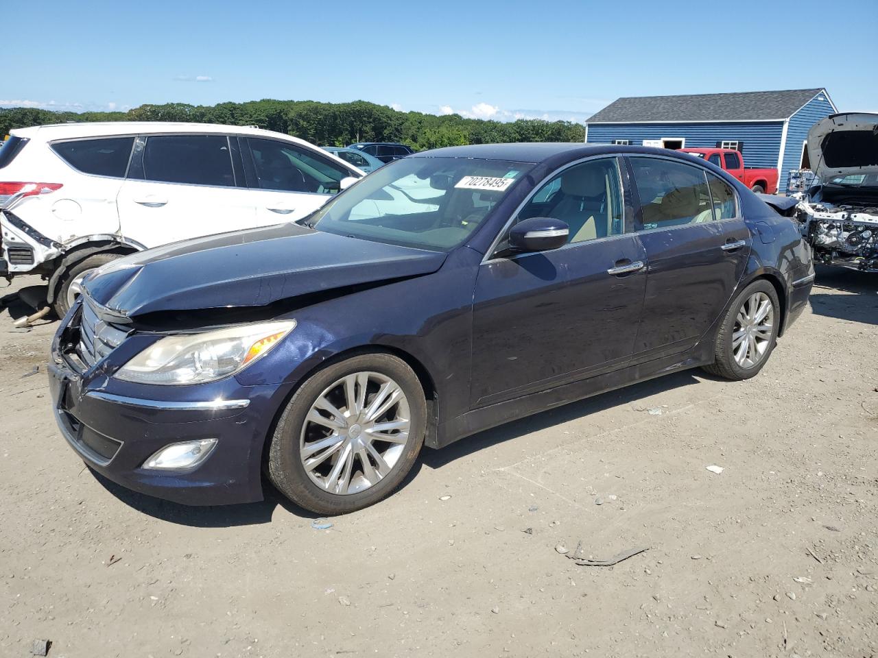 HYUNDAI GENESIS 3. 2012