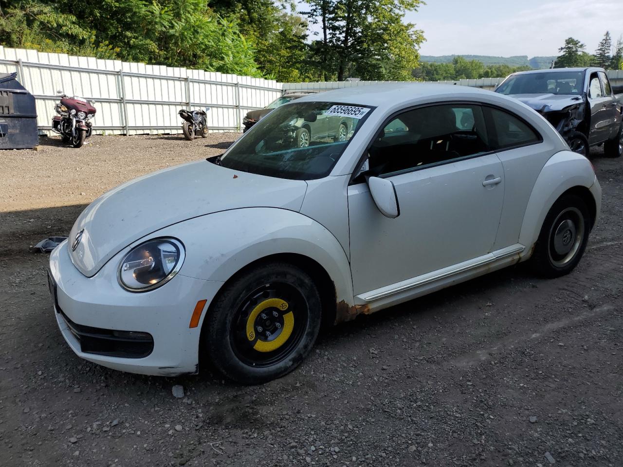 VOLKSWAGEN BEETLE 2012