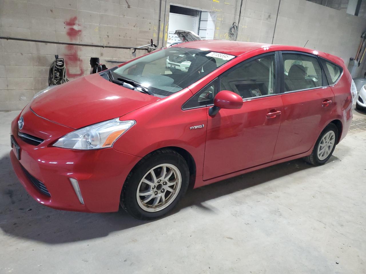TOYOTA PRIUS V 2013
