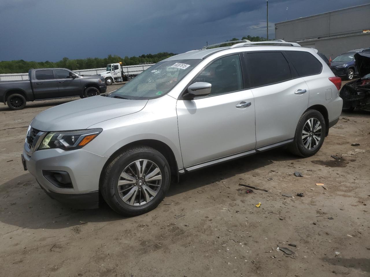 NISSAN PATHFINDER 2017