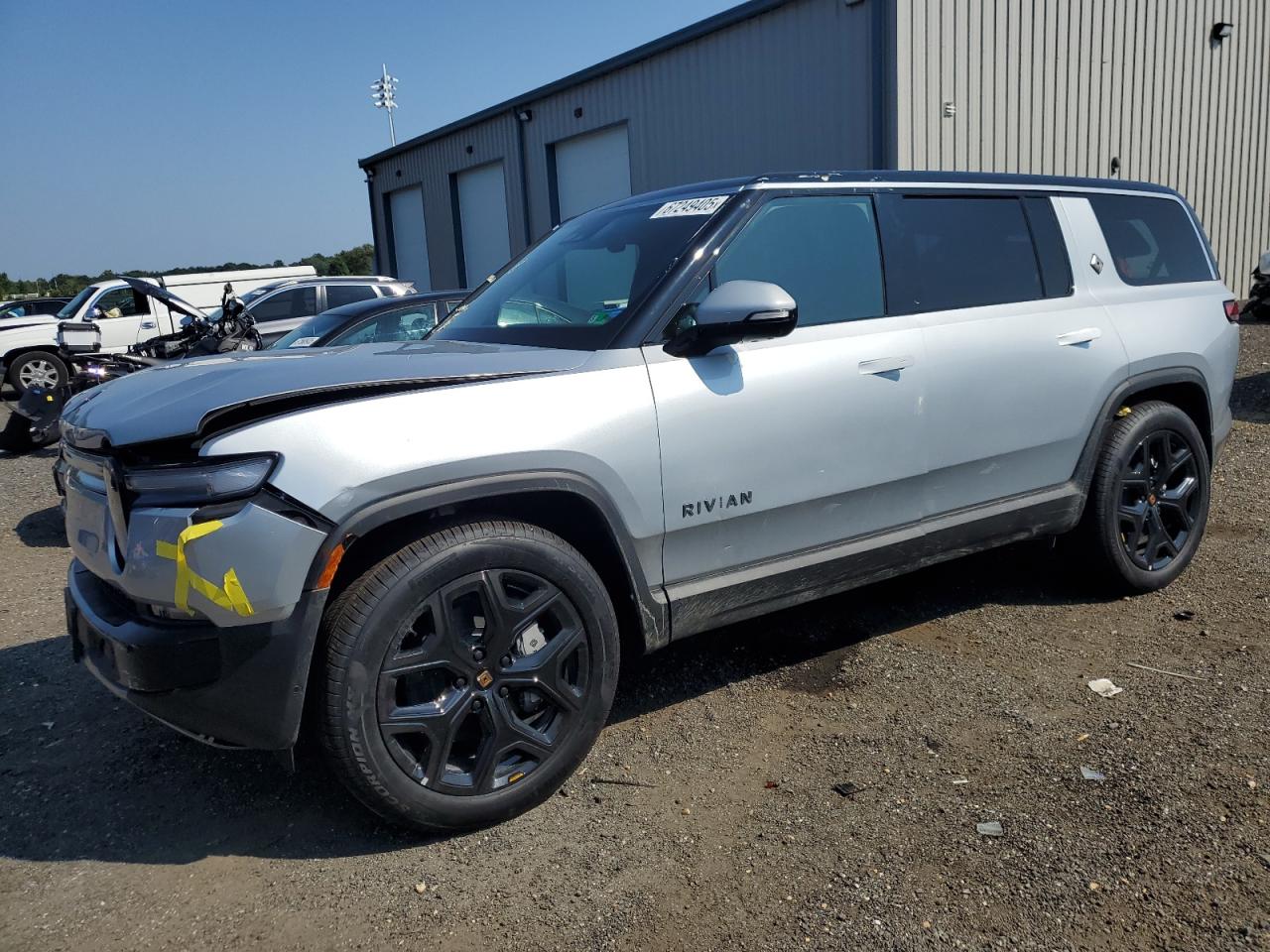 RIVIAN R1S ADVENT 2025