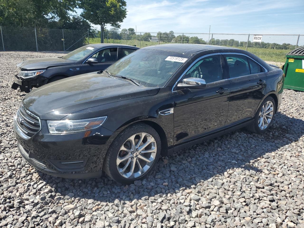 FORD TAURUS LIM 2017