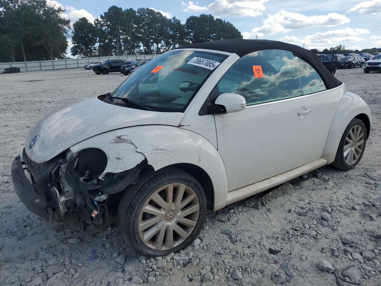 VOLKSWAGEN NEW BEETLE 2009