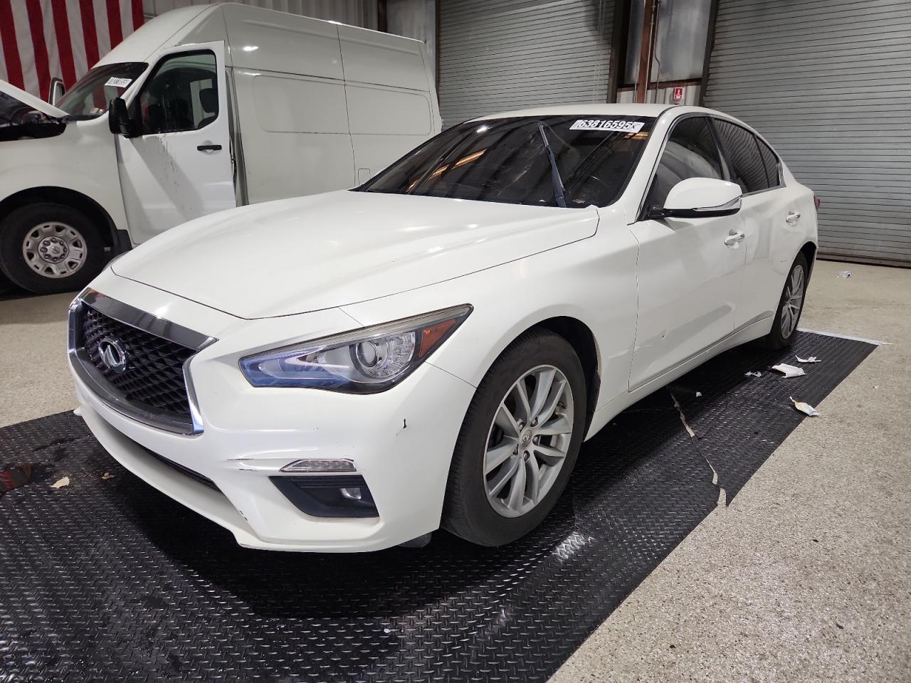 INFINITI Q50 PURE 2018
