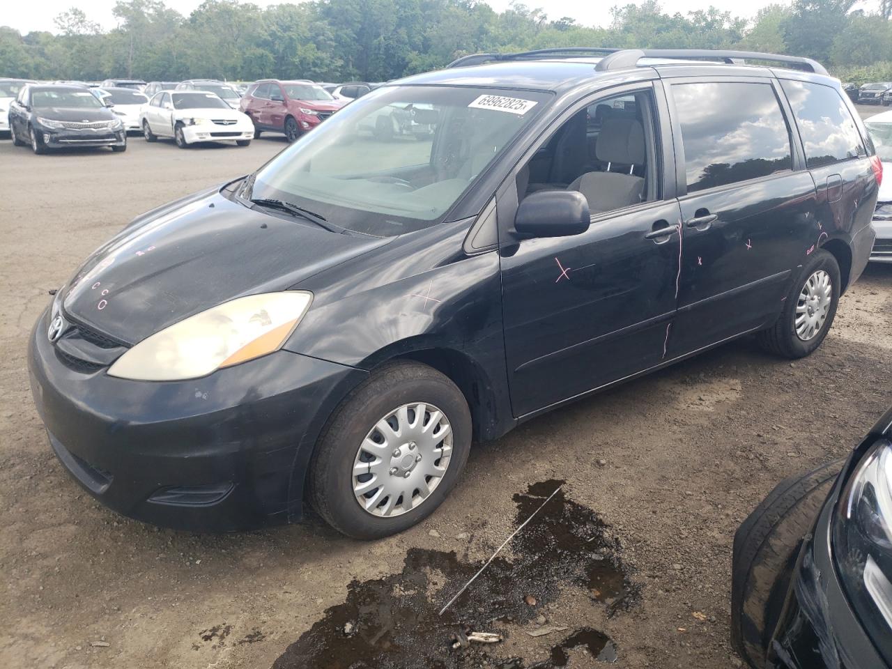 TOYOTA SIENNA CE 2010