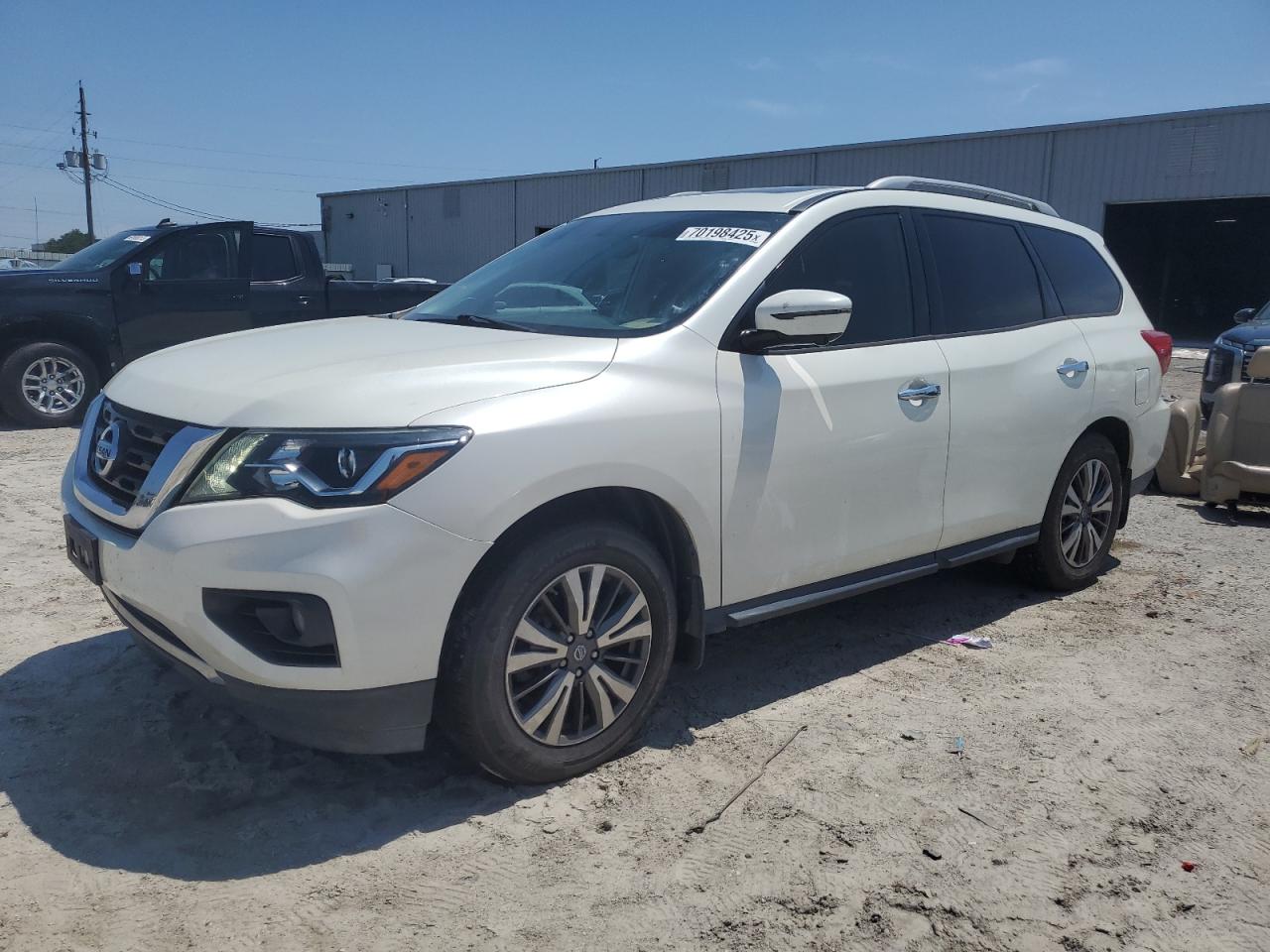 NISSAN PATHFINDER 2017