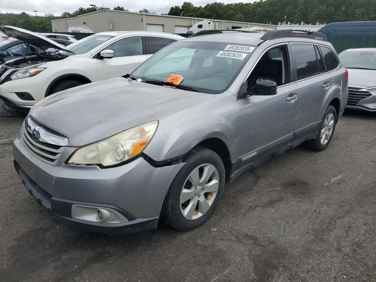 SUBARU OUTBACK 2. 2011