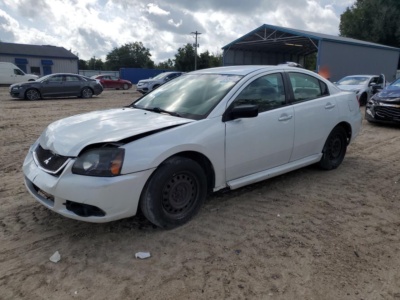 MITSUBISHI GALANT ES 2010