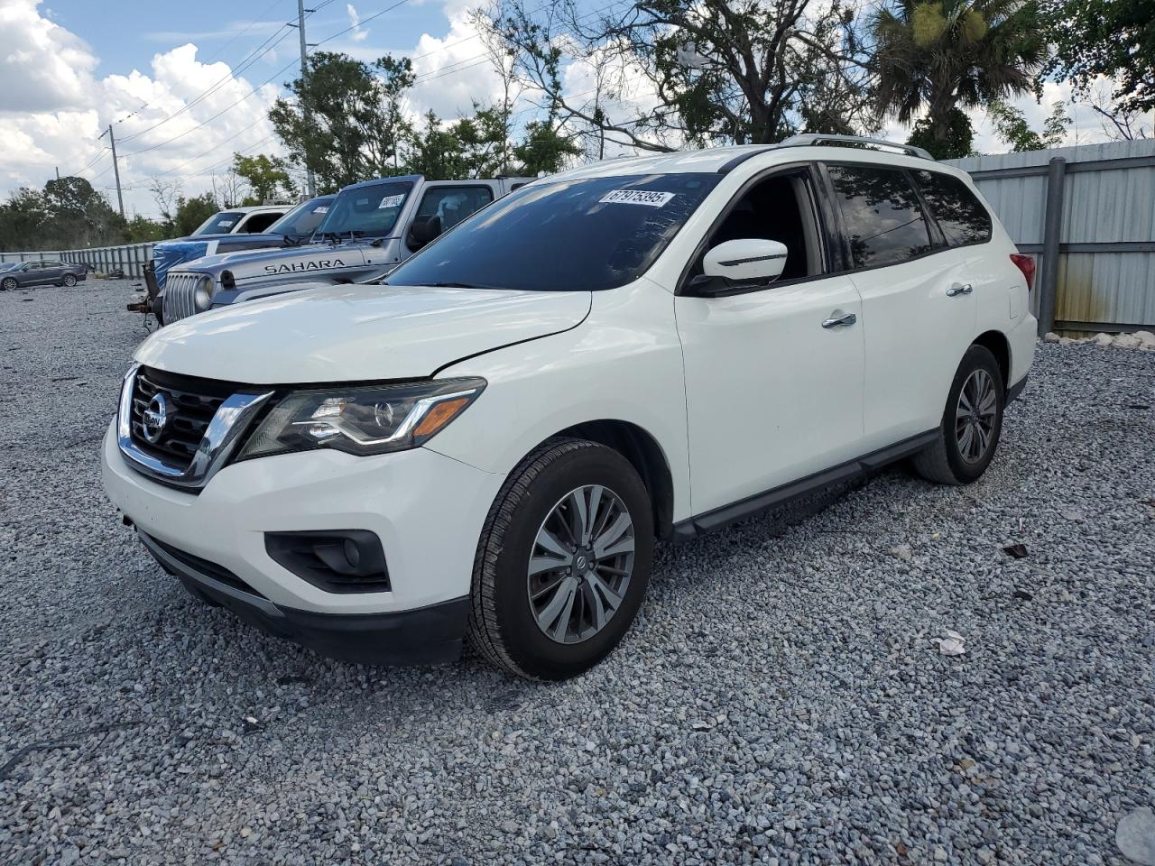 NISSAN PATHFINDER 2017