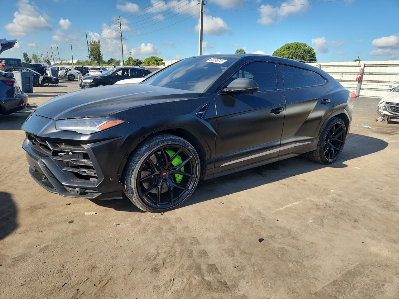 LAMBORGHINI URUS 2021
