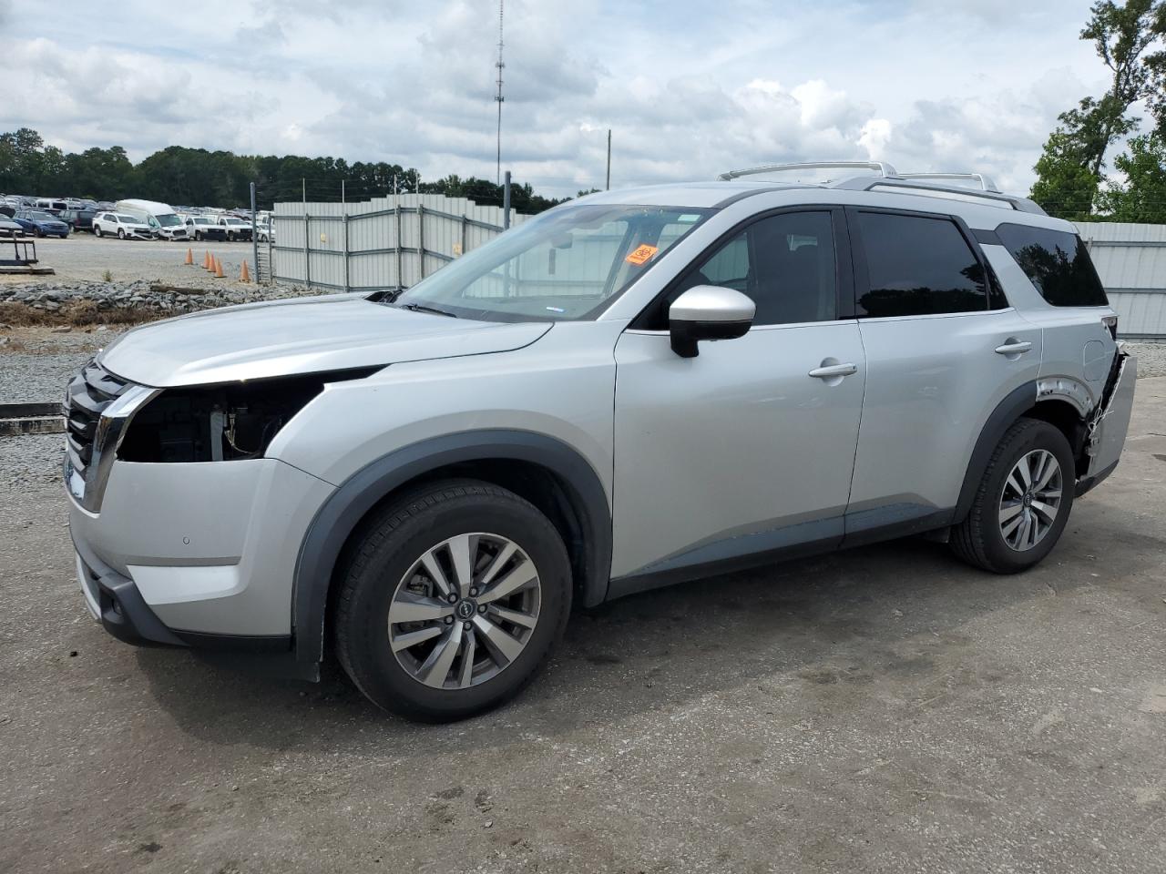 NISSAN PATHFINDER 2023