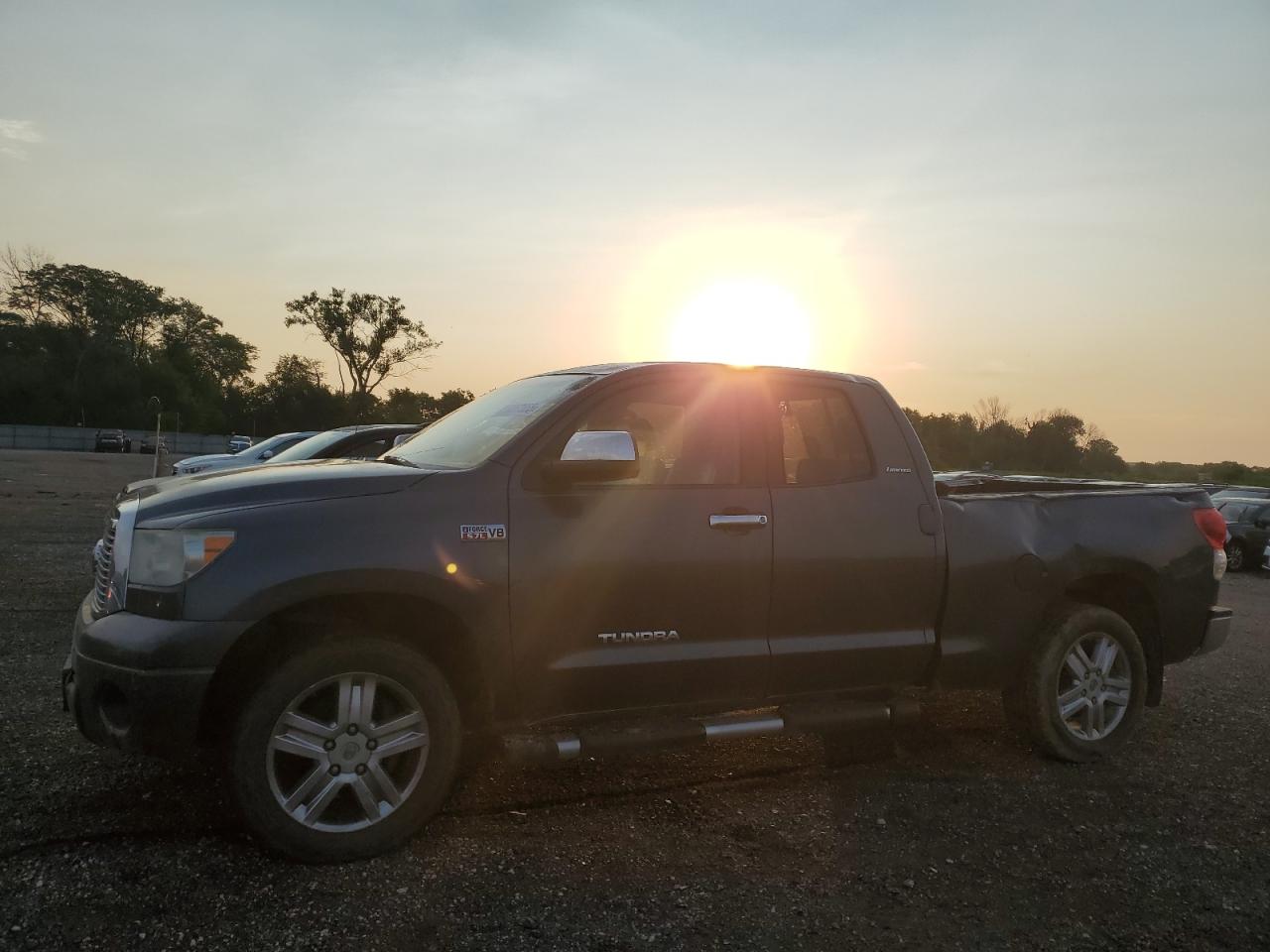 TOYOTA TUNDRA DOU 2010