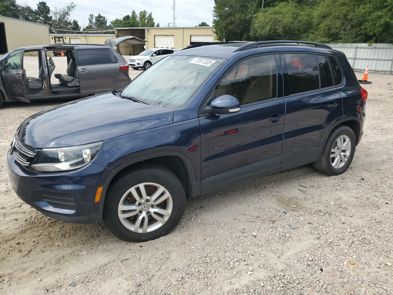 VOLKSWAGEN TIGUAN S 2016