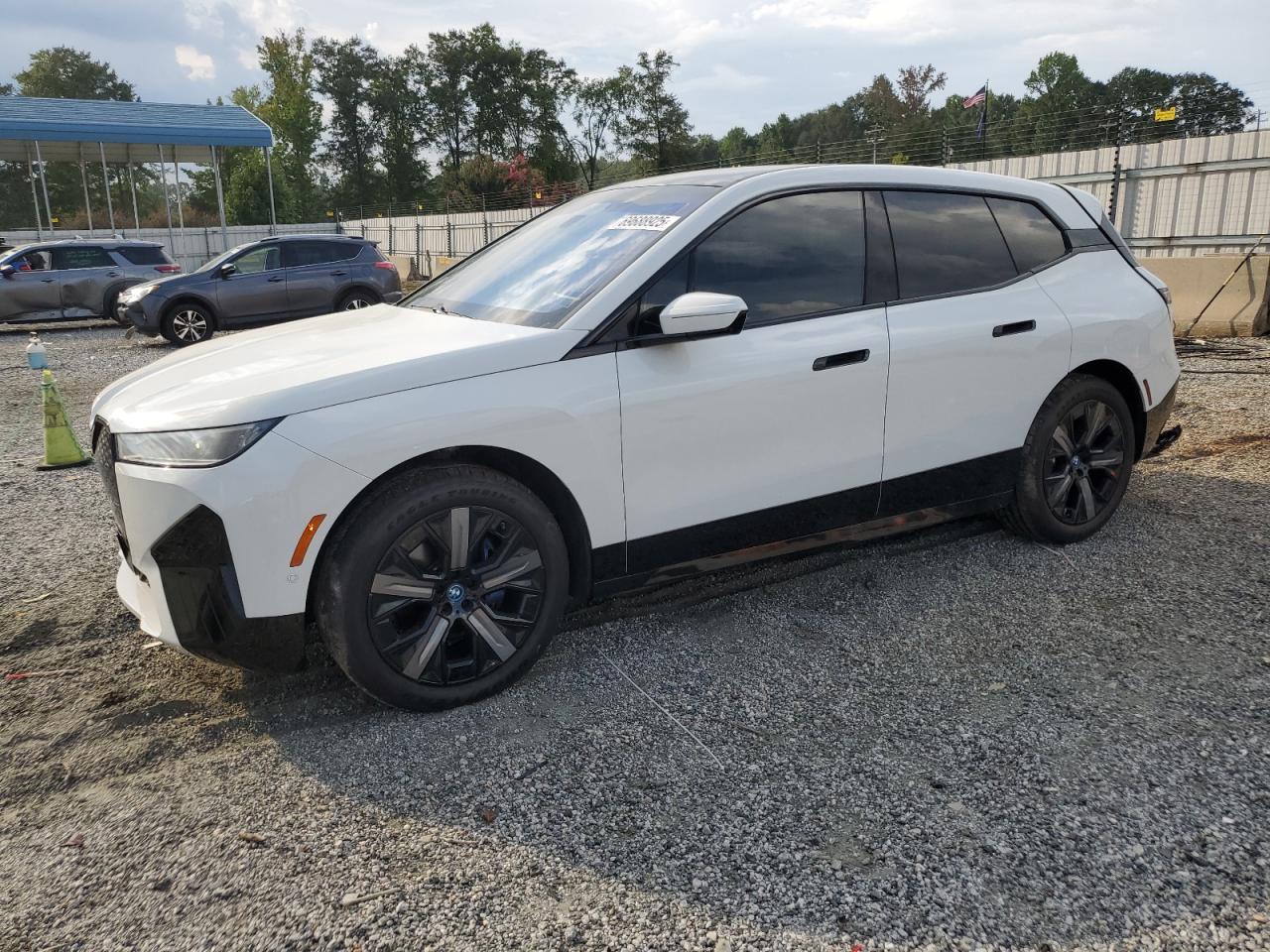 BMW IX XDRIVE5 2025