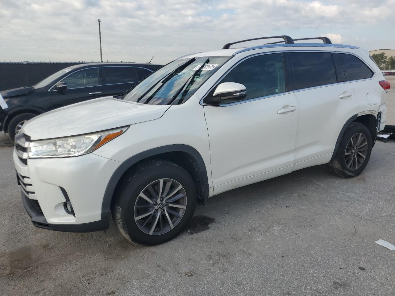 TOYOTA HIGHLANDER 2017