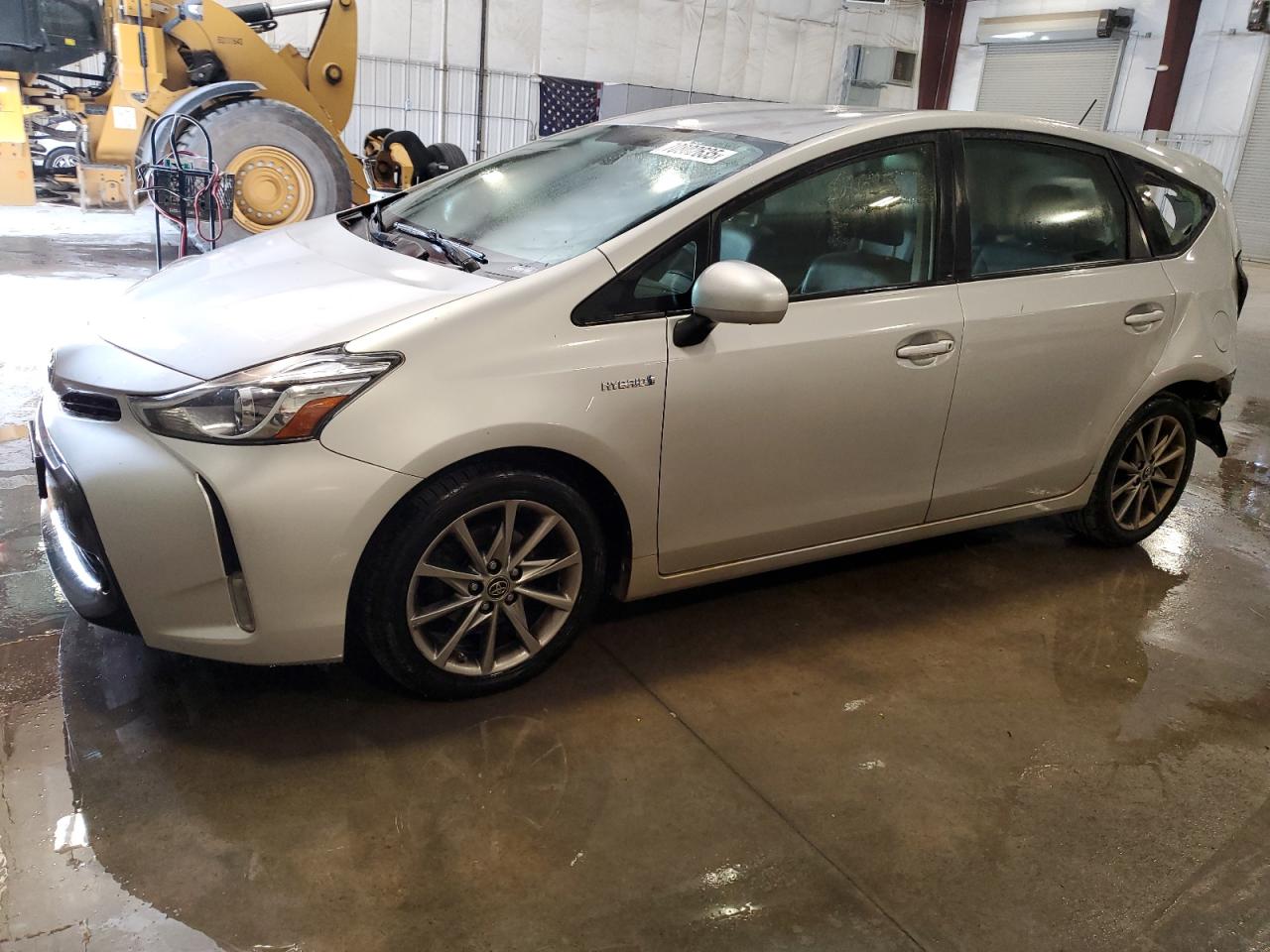 TOYOTA PRIUS V 2017