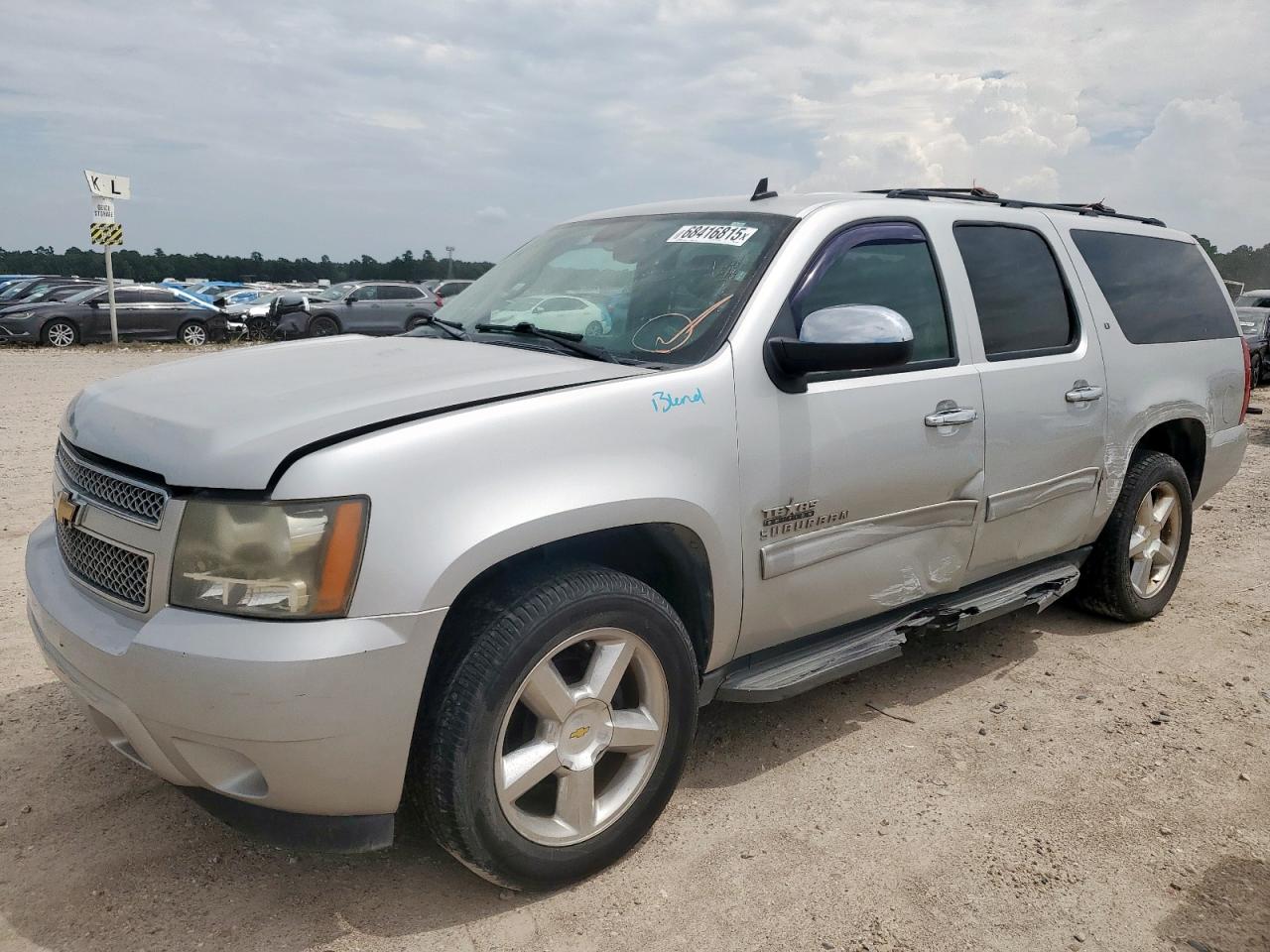CHEVROLET SUBURBAN 2011