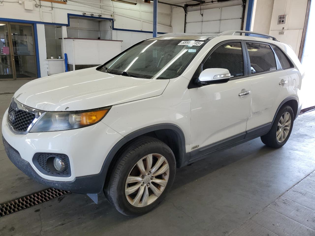 KIA SORENTO EX 2011