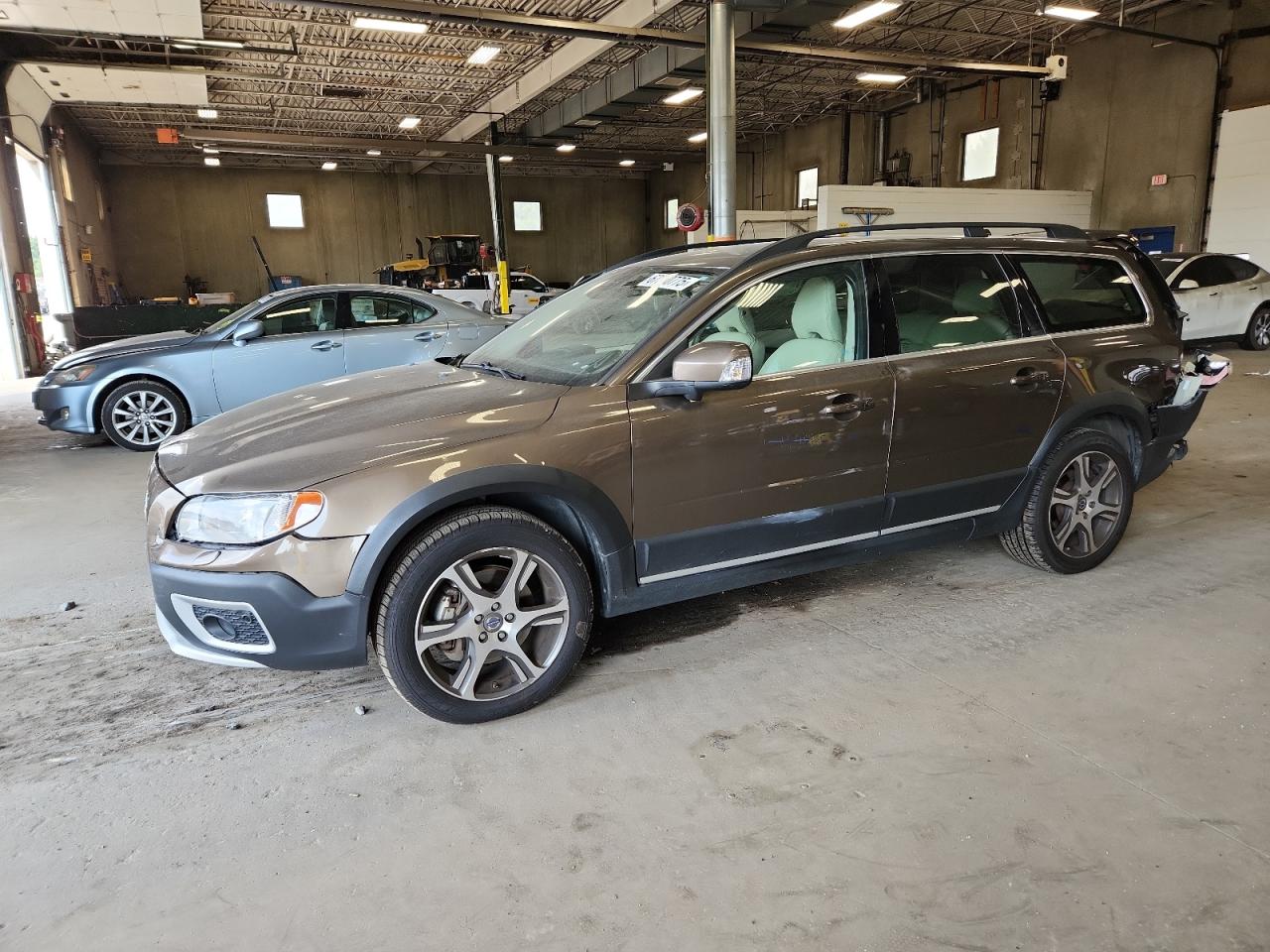 VOLVO XC70 T6 2012