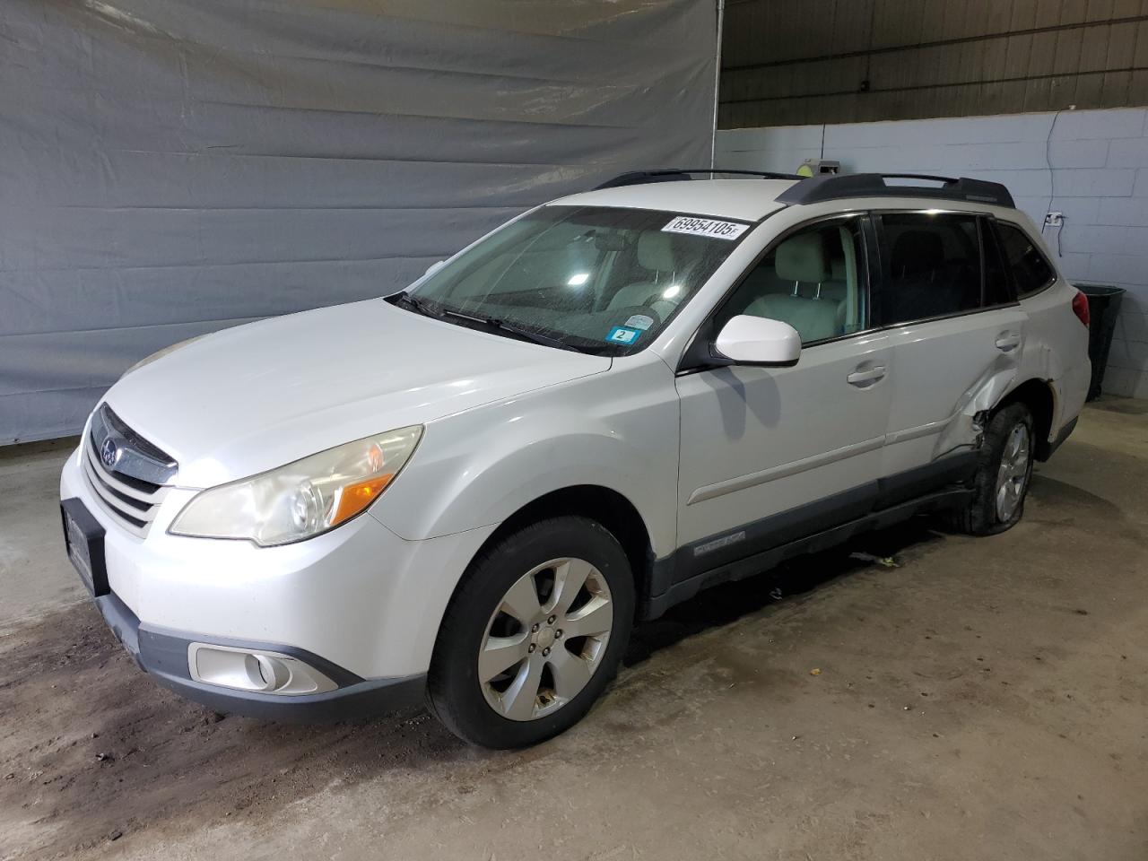 SUBARU OUTBACK 2. 2012