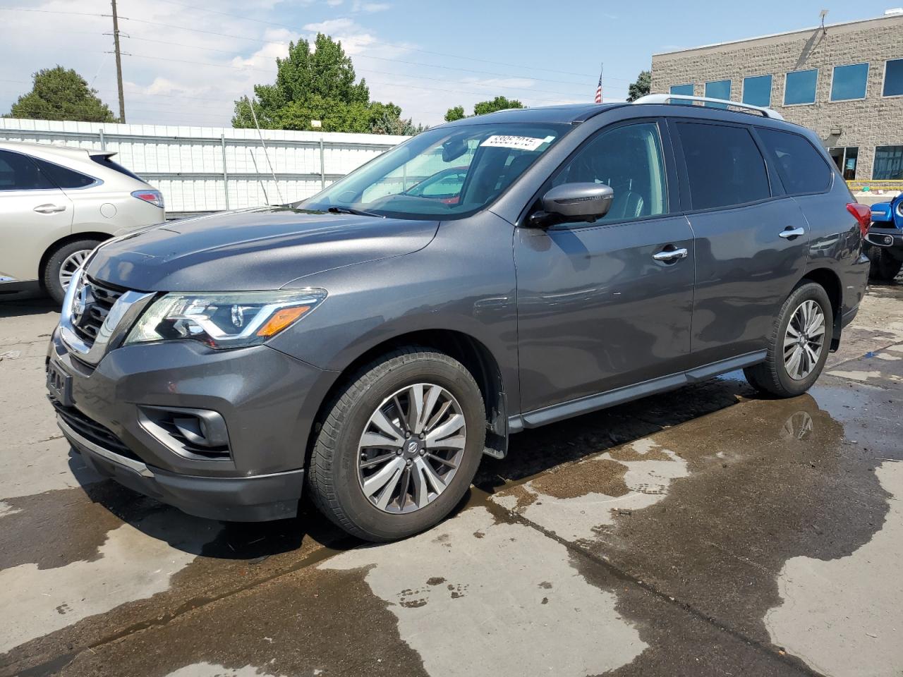 NISSAN PATHFINDER 2017