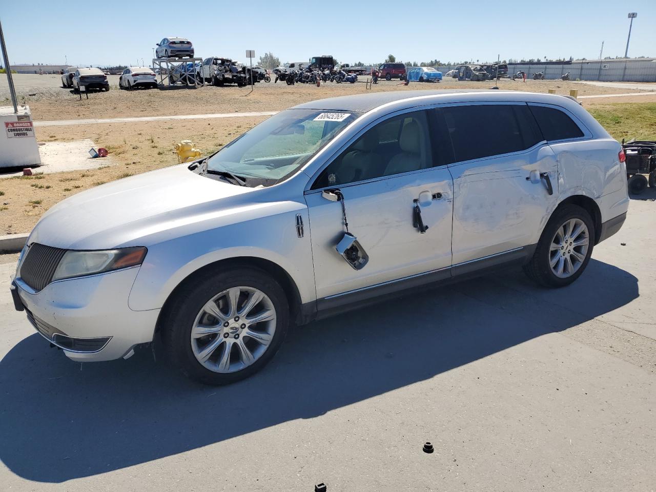 LINCOLN MKT 2013