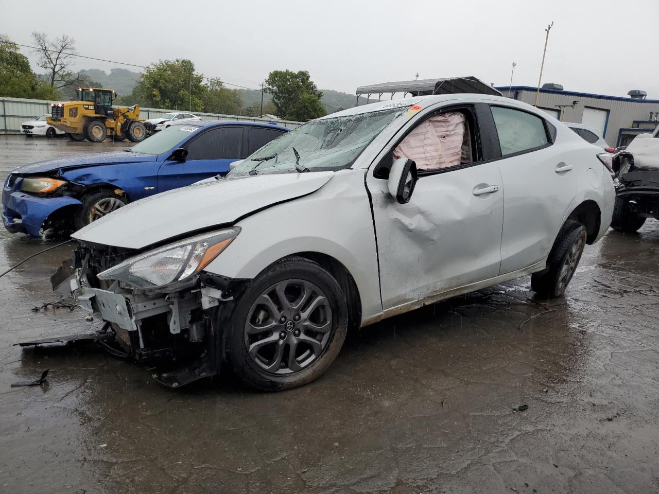 TOYOTA YARIS L 2019