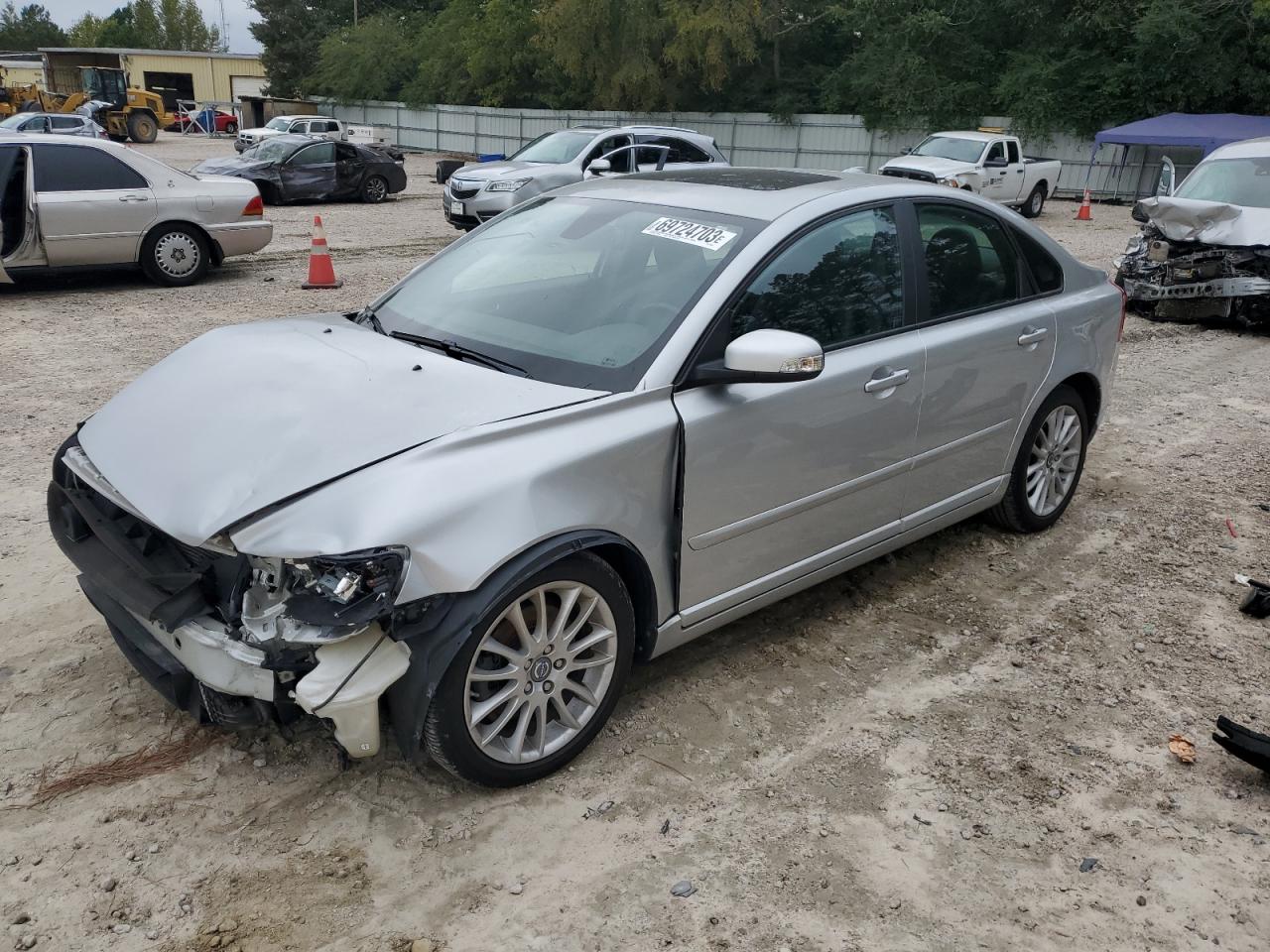 VOLVO S40 T5 2011