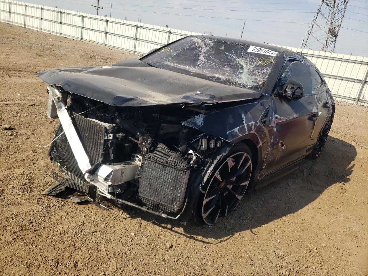 LAMBORGHINI URUS 2020
