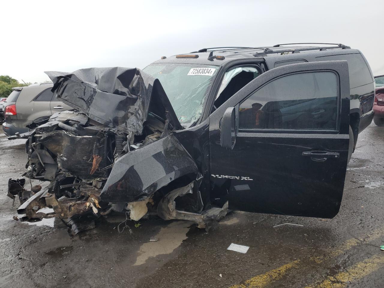 GMC YUKON XL K 2011