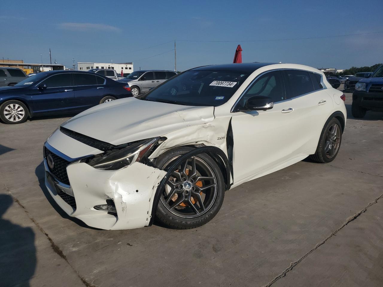 INFINITI QX30 BASE 2017