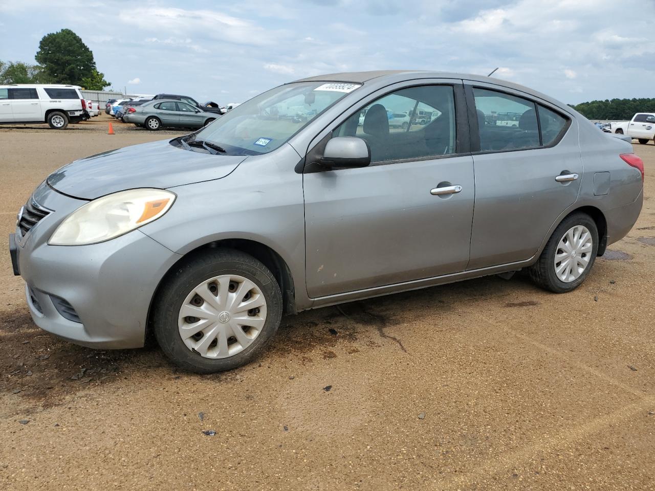 NISSAN Versa S 2013