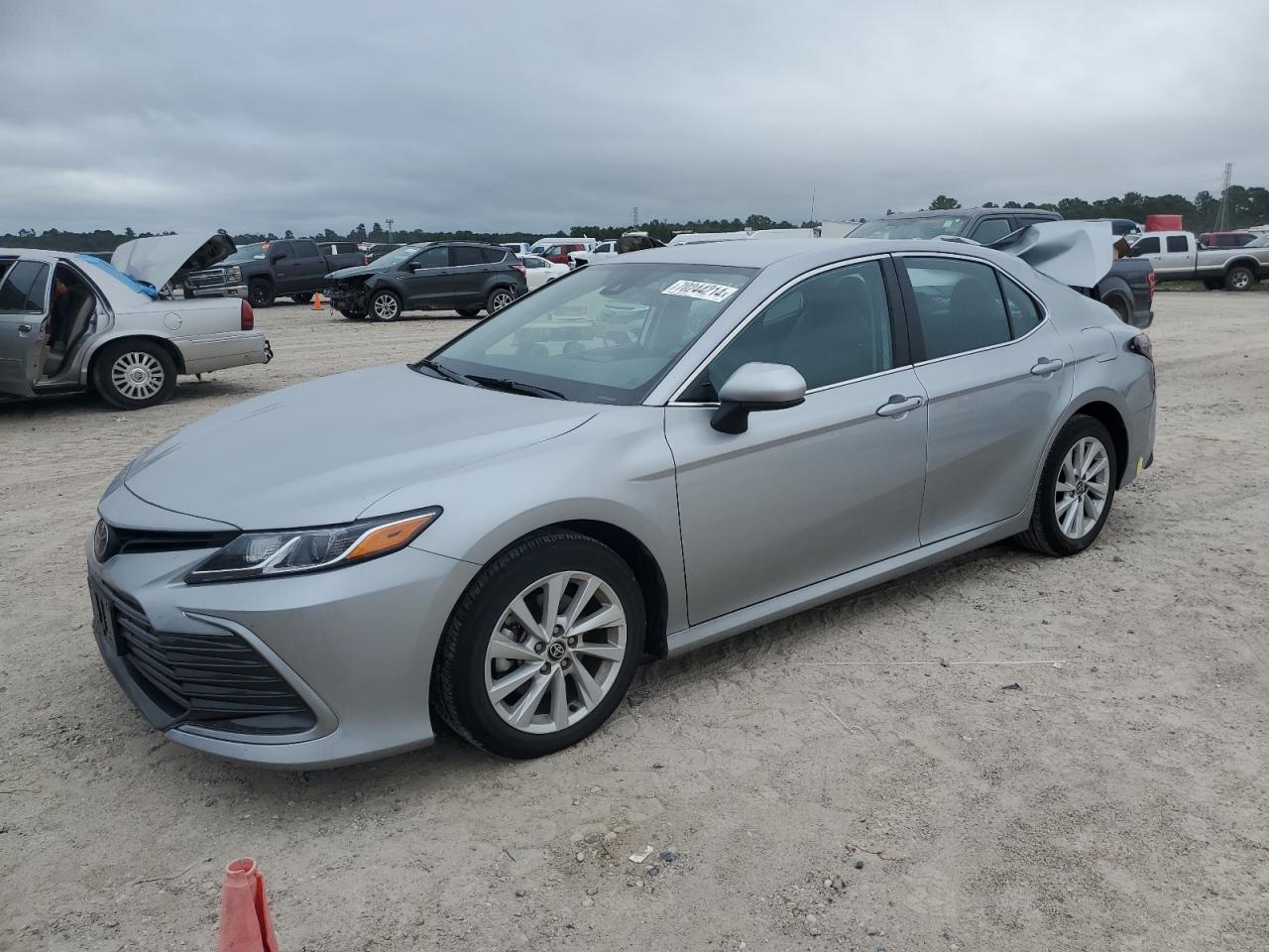 TOYOTA CAMRY LE 2022
